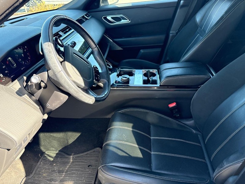 Land Rover Range Rover Velar Vehicle Full-screen Gallery Image 05