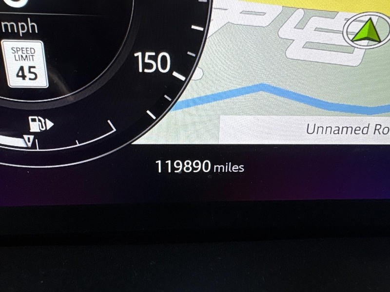 Land Rover Range Rover Velar Vehicle Full-screen Gallery Image 07