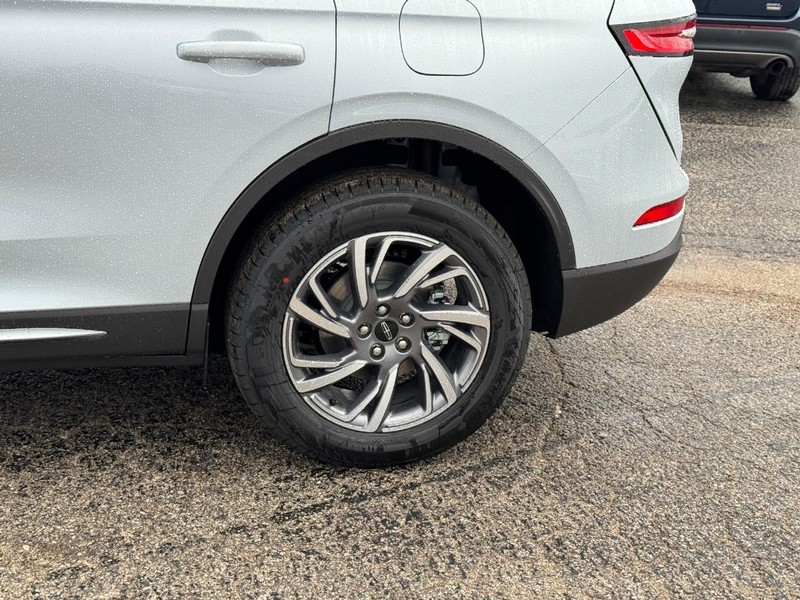 Lincoln Corsair Vehicle Full-screen Gallery Image 10