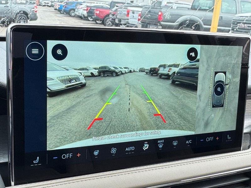 Lincoln Corsair Vehicle Full-screen Gallery Image 24