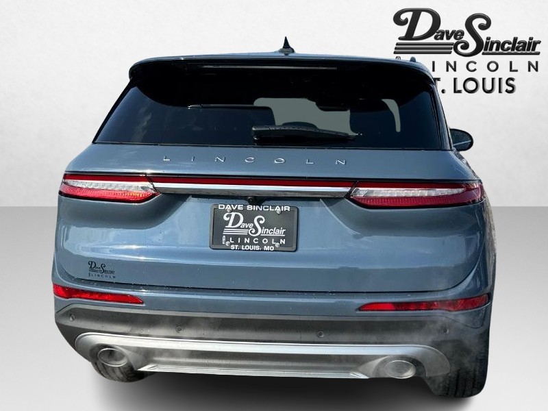 Lincoln Corsair Vehicle Full-screen Gallery Image 06