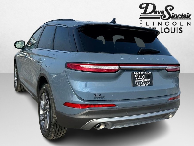 Lincoln Corsair Vehicle Full-screen Gallery Image 07