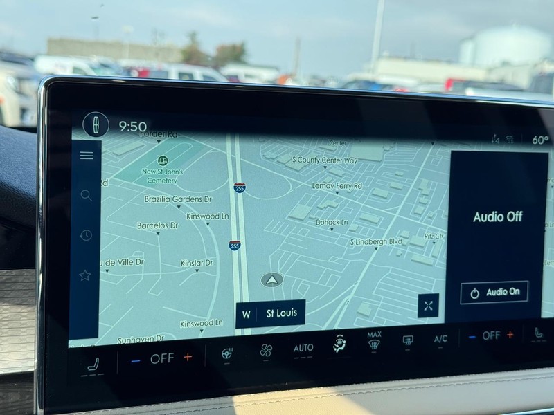 Lincoln Corsair Vehicle Full-screen Gallery Image 22