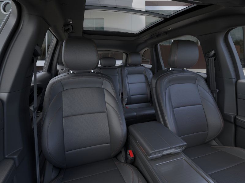 Lincoln Nautilus Vehicle Full-screen Gallery Image 11