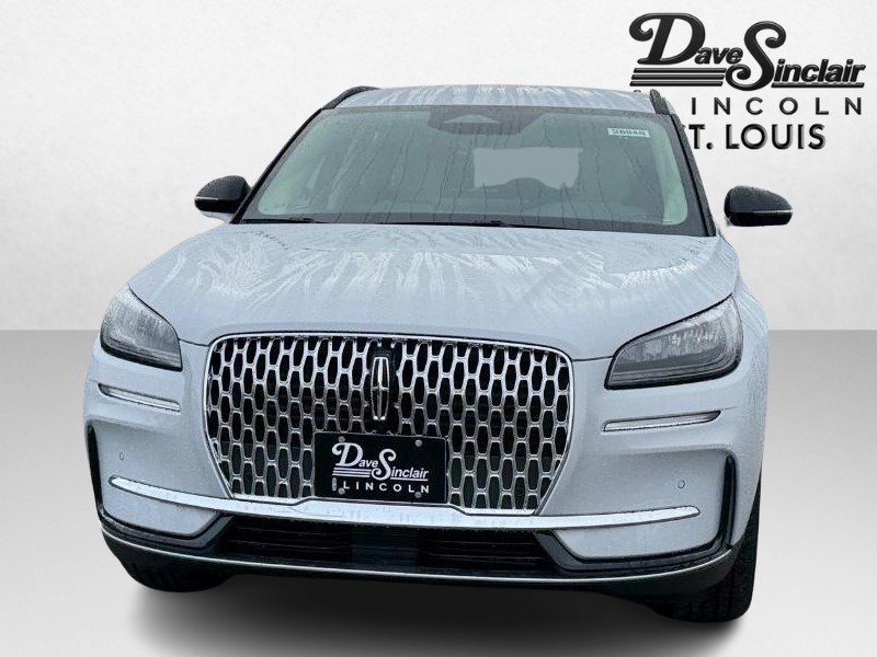 Lincoln Corsair Vehicle Full-screen Gallery Image 02