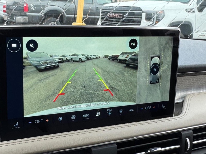 Lincoln Corsair Vehicle Full-screen Gallery Image 23