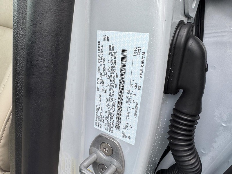 Lincoln Corsair Vehicle Full-screen Gallery Image 24