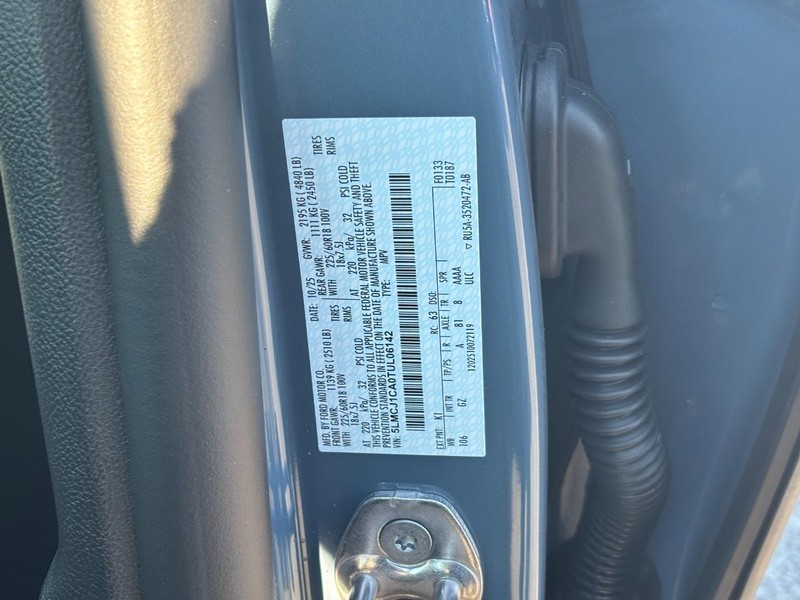 Lincoln Corsair Vehicle Full-screen Gallery Image 30