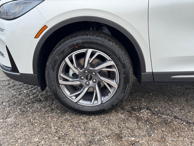 Lincoln Corsair Vehicle Full-screen Gallery Image 10