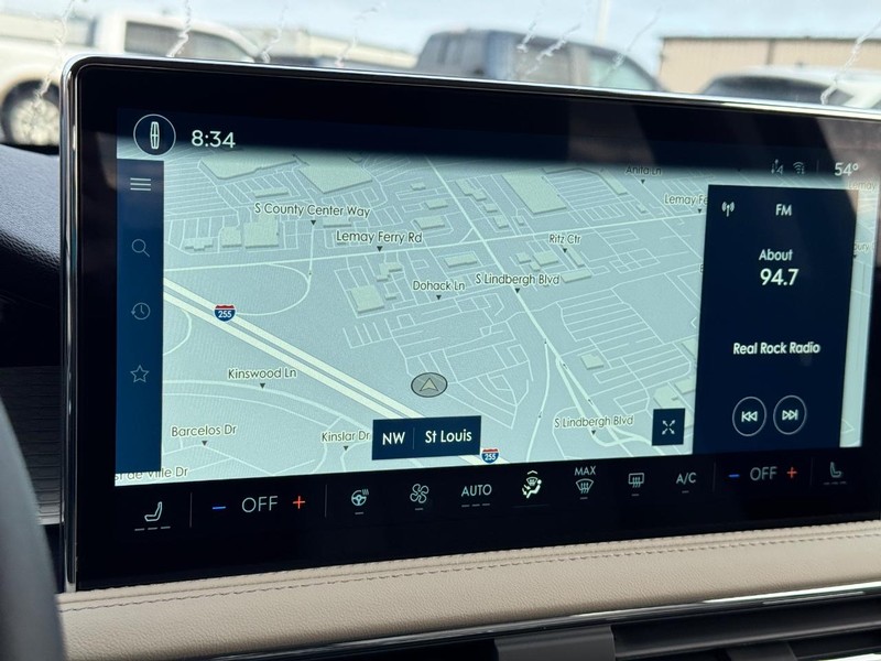 Lincoln Corsair Vehicle Full-screen Gallery Image 22