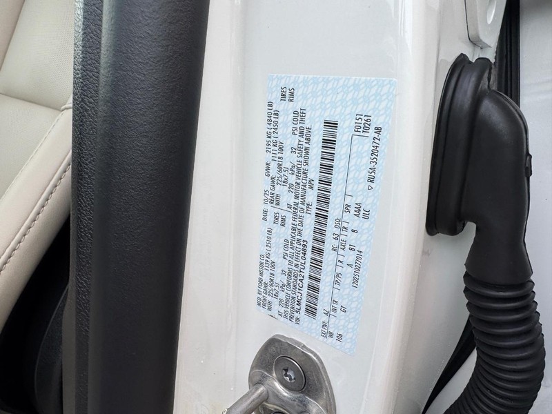 Lincoln Corsair Vehicle Full-screen Gallery Image 25