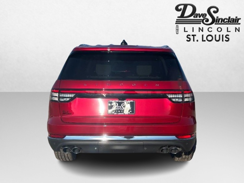 Lincoln Aviator Vehicle Full-screen Gallery Image 06