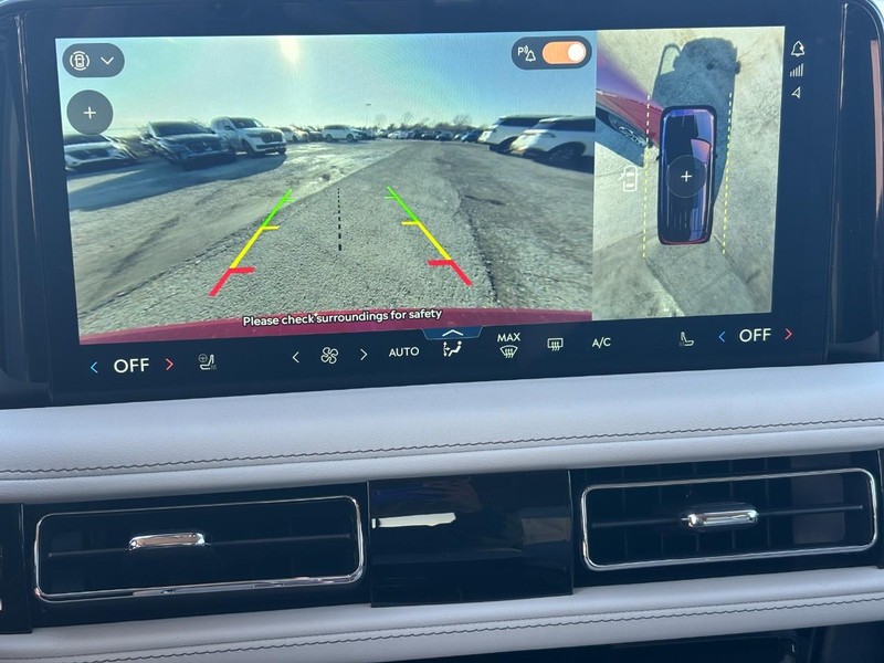 Lincoln Aviator Vehicle Full-screen Gallery Image 26