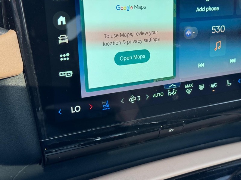 Lincoln Navigator Vehicle Full-screen Gallery Image 25