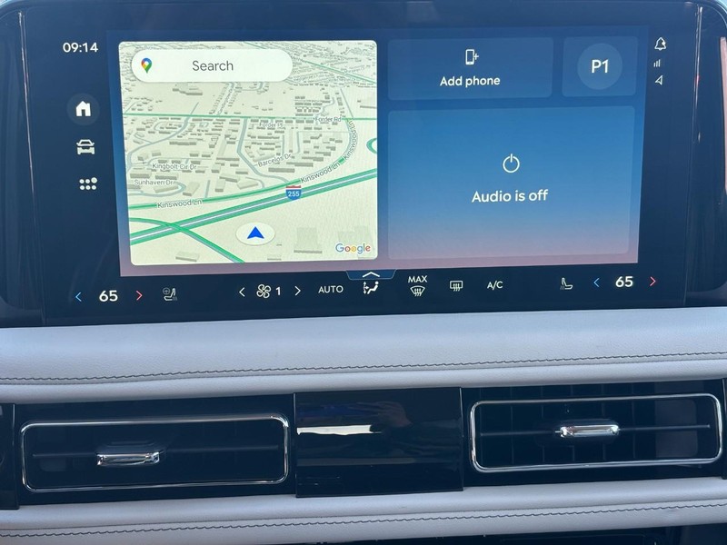 Lincoln Aviator Vehicle Full-screen Gallery Image 25