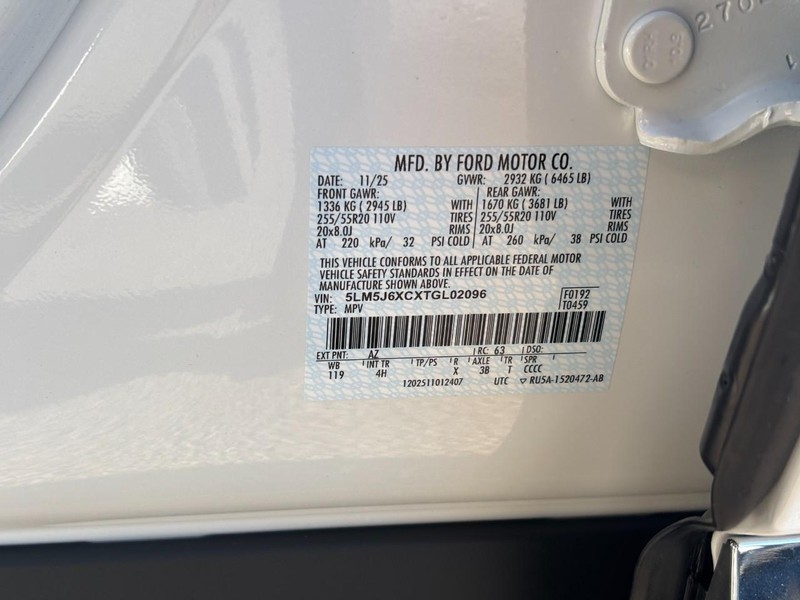 Lincoln Aviator Vehicle Full-screen Gallery Image 28