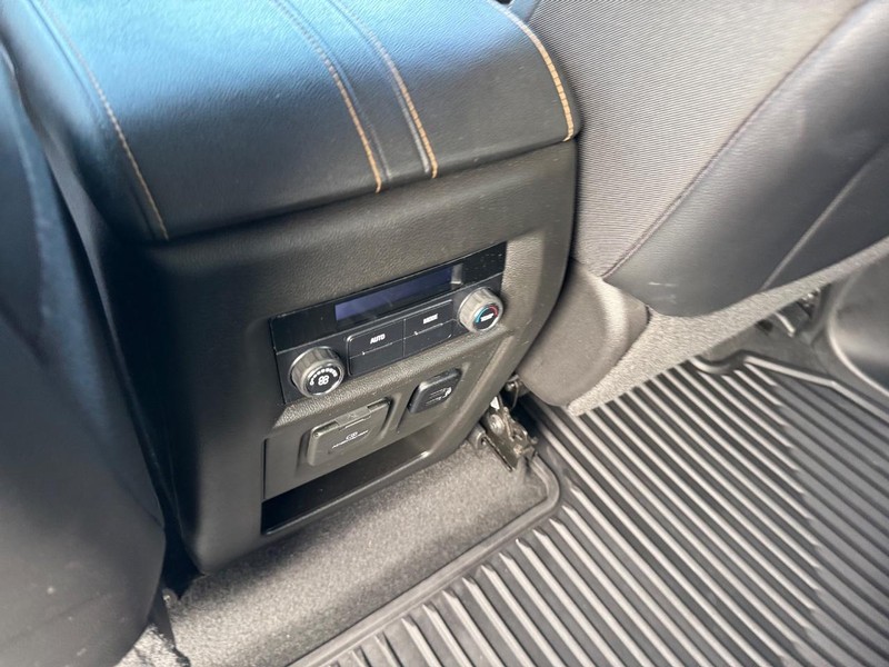 Chevrolet Traverse Vehicle Full-screen Gallery Image 12