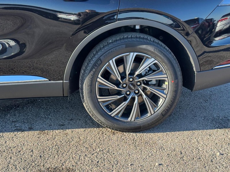 Lincoln Aviator Vehicle Full-screen Gallery Image 10