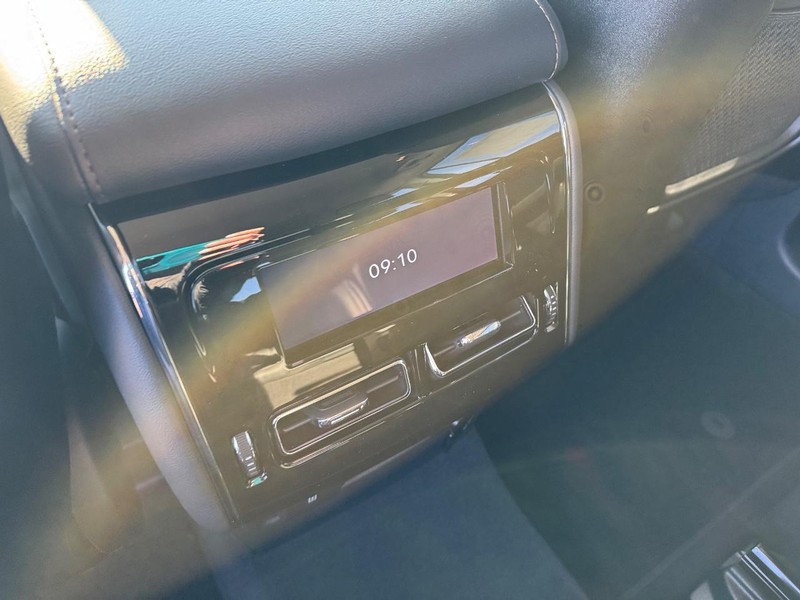 Lincoln Aviator Vehicle Full-screen Gallery Image 13