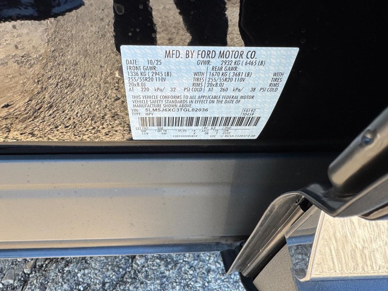 Lincoln Aviator Vehicle Full-screen Gallery Image 26