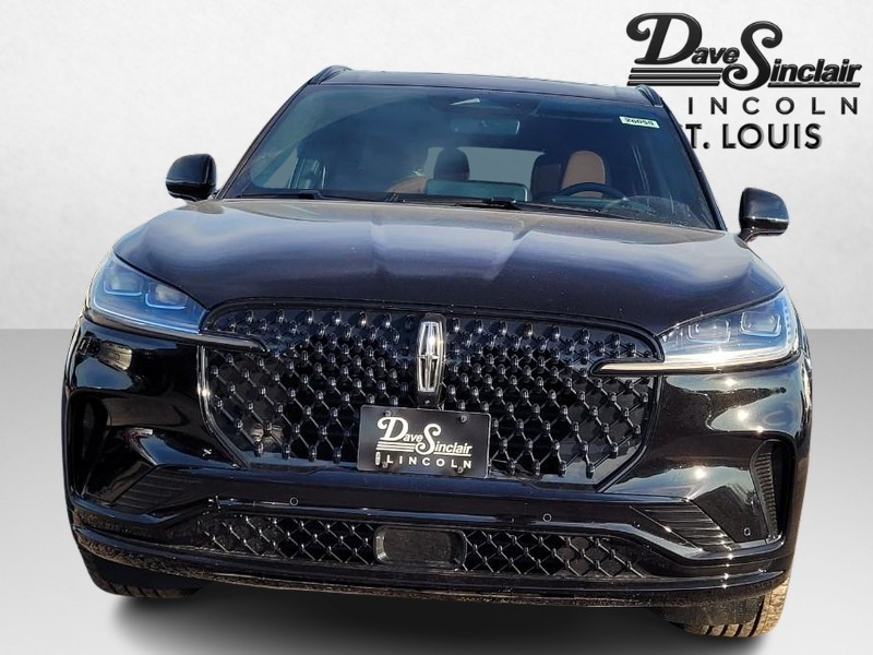 Lincoln Aviator Vehicle Full-screen Gallery Image 02