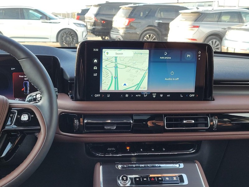 Lincoln Aviator Vehicle Full-screen Gallery Image 17