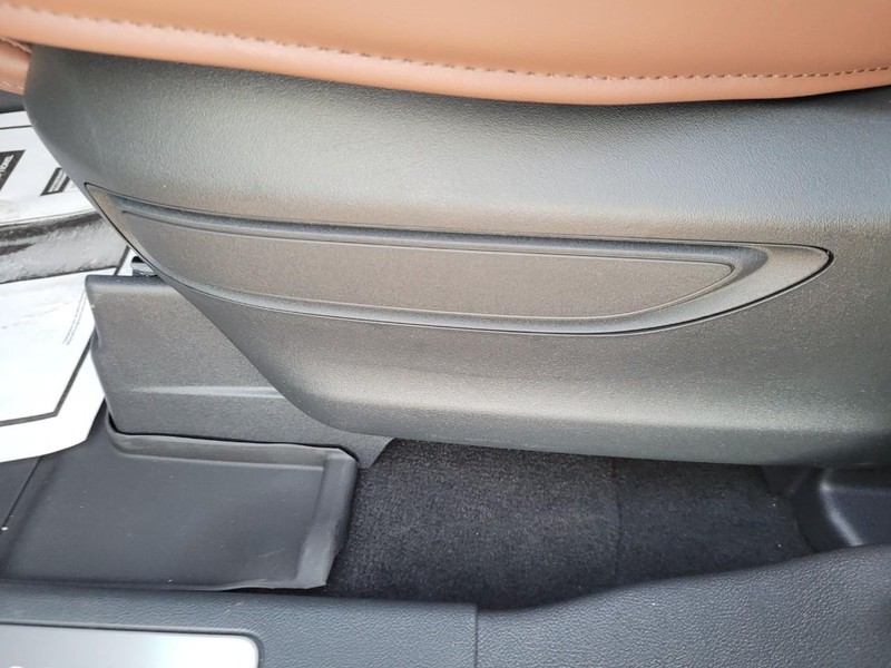 Lincoln Aviator Vehicle Full-screen Gallery Image 19