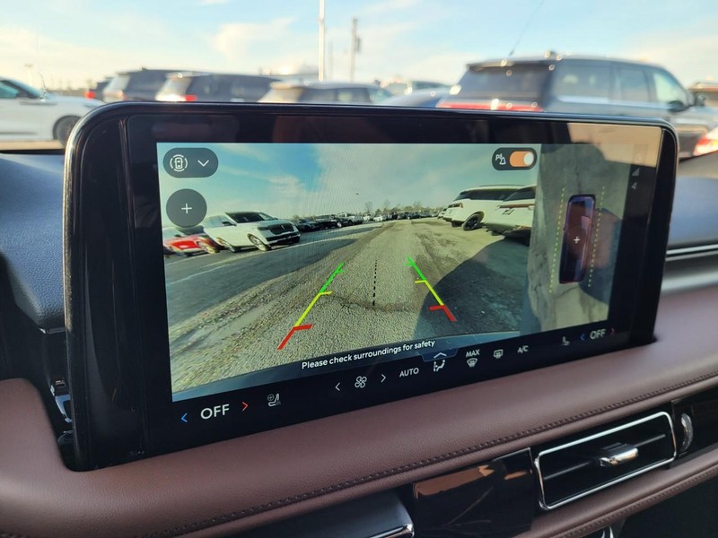 Lincoln Aviator Vehicle Full-screen Gallery Image 27