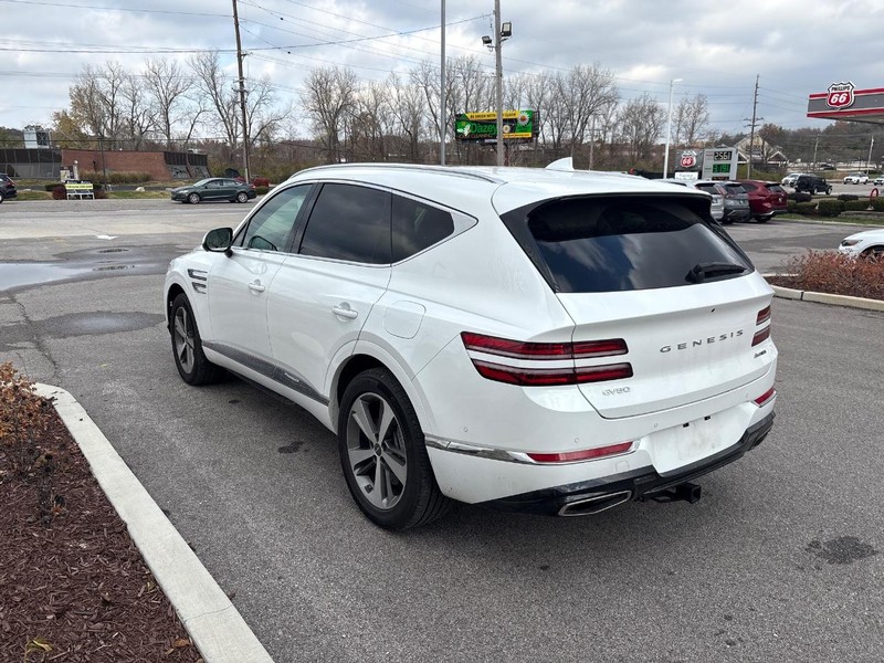 Genesis GV80 Vehicle Full-screen Gallery Image 02