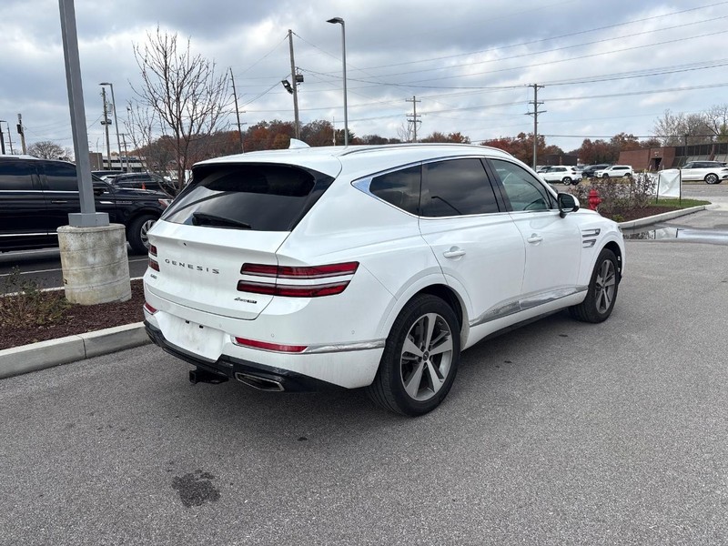 Genesis GV80 Vehicle Full-screen Gallery Image 03