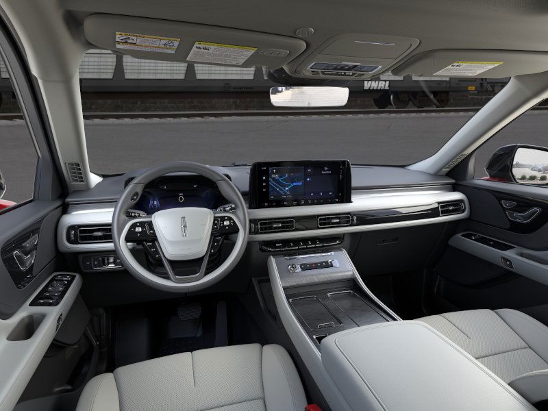 Lincoln Aviator Vehicle Full-screen Gallery Image 10