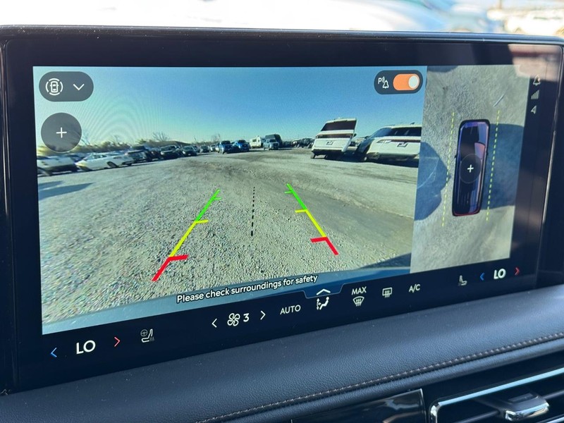 Lincoln Aviator Vehicle Full-screen Gallery Image 27