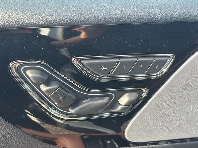 Lincoln Aviator Vehicle Full-screen Gallery Image 26