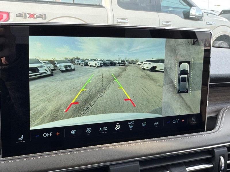 Lincoln Corsair Vehicle Full-screen Gallery Image 25