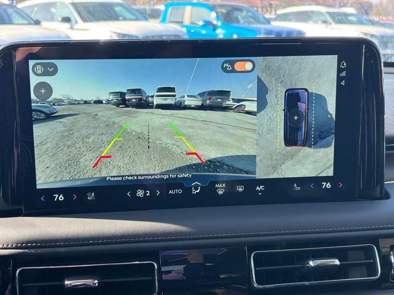 Lincoln Aviator Vehicle Full-screen Gallery Image 25