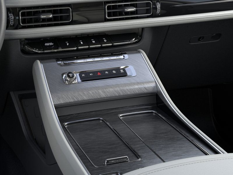 Lincoln Aviator Vehicle Full-screen Gallery Image 16