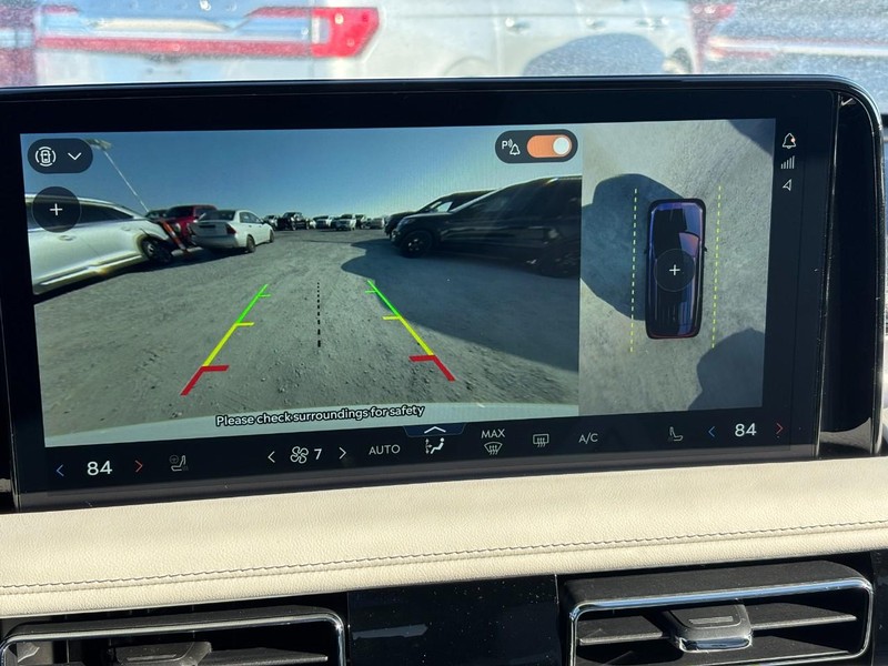 Lincoln Aviator Vehicle Full-screen Gallery Image 26