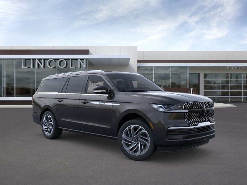 Lincoln Navigator L Vehicle Full-screen Gallery Image 07