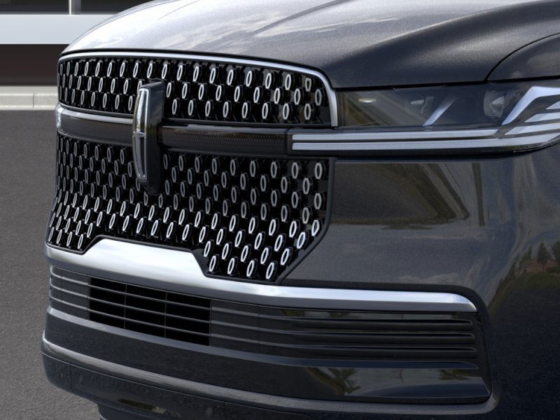 Lincoln Navigator L Vehicle Full-screen Gallery Image 18