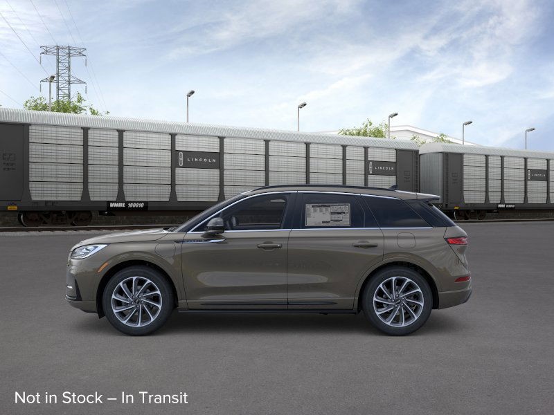 Lincoln Corsair Vehicle Full-screen Gallery Image 03