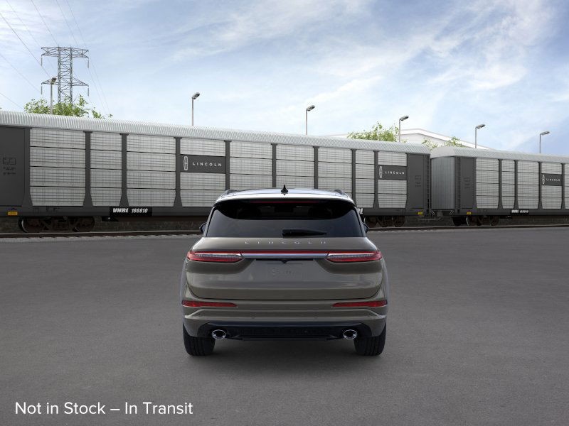 Lincoln Corsair Vehicle Full-screen Gallery Image 05