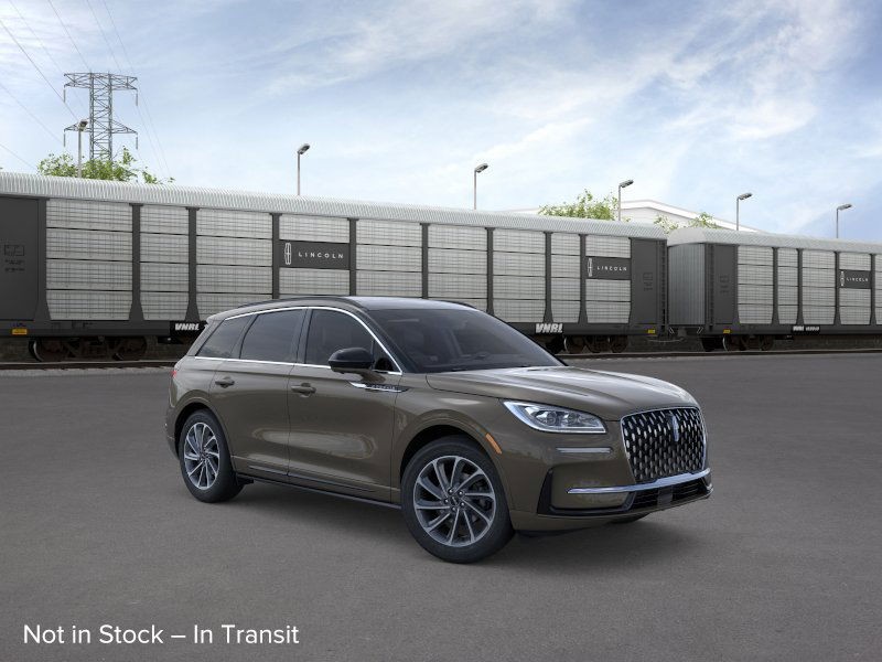 Lincoln Corsair Vehicle Full-screen Gallery Image 07