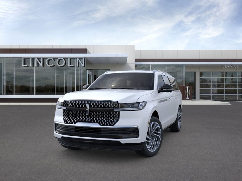 Lincoln Navigator L Vehicle Full-screen Gallery Image 02