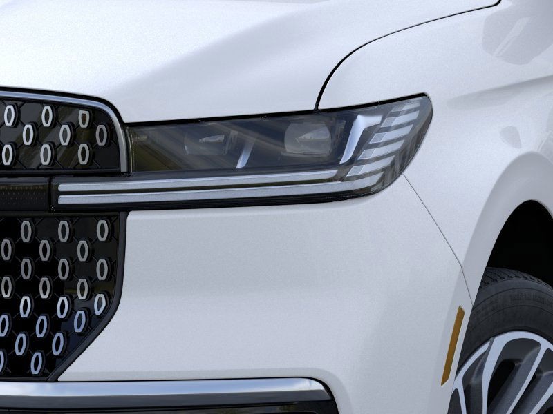 Lincoln Navigator L Vehicle Full-screen Gallery Image 19