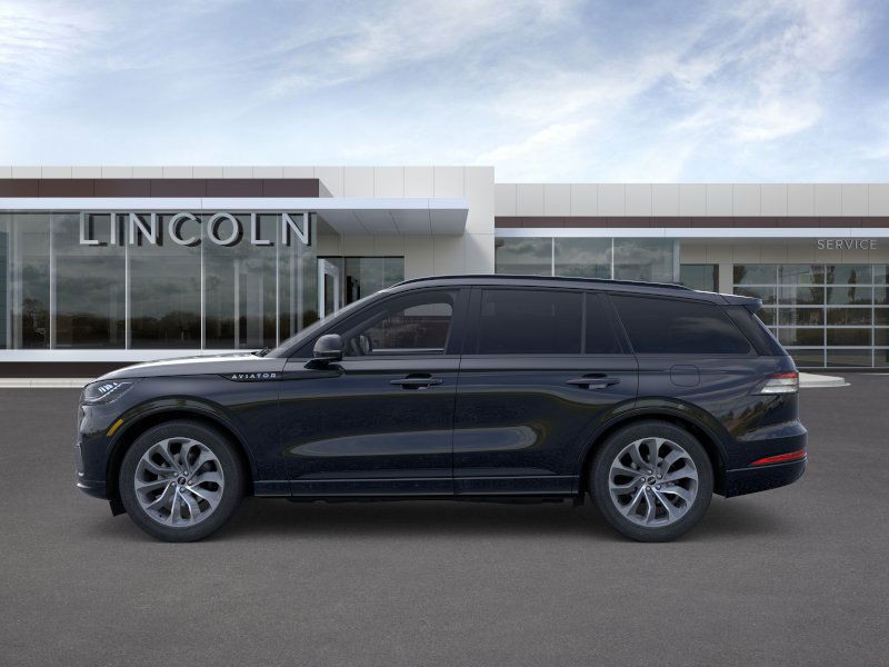 Lincoln Aviator Vehicle Full-screen Gallery Image 03