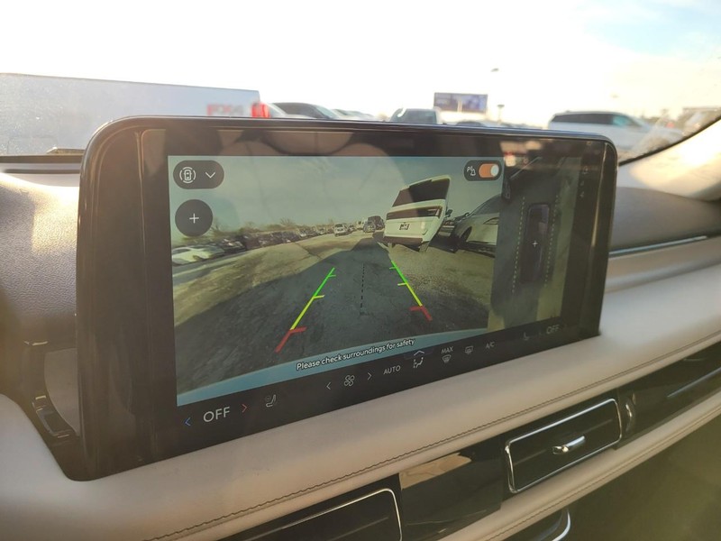 Lincoln Aviator Vehicle Full-screen Gallery Image 27