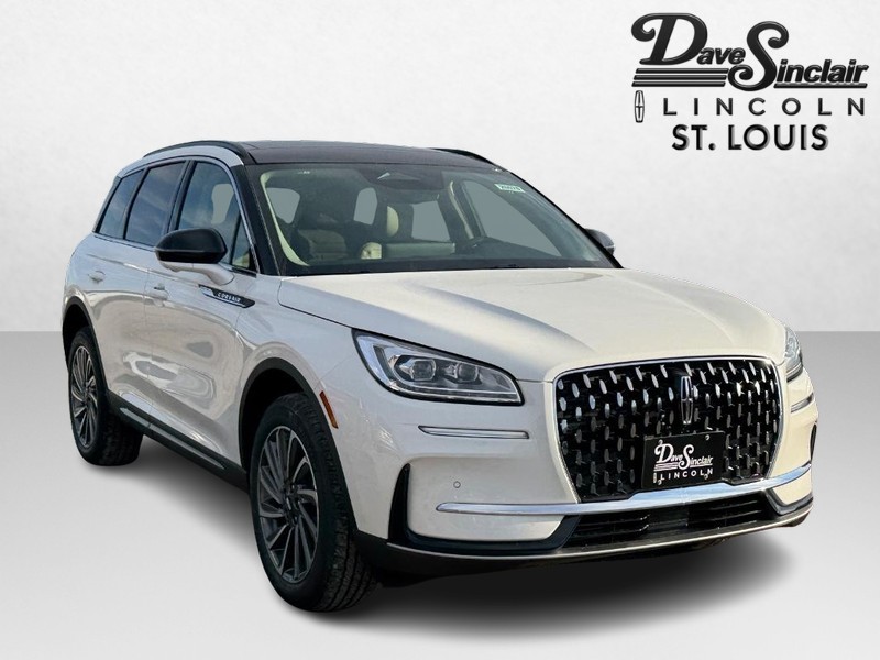 Lincoln Corsair Vehicle Full-screen Gallery Image 03