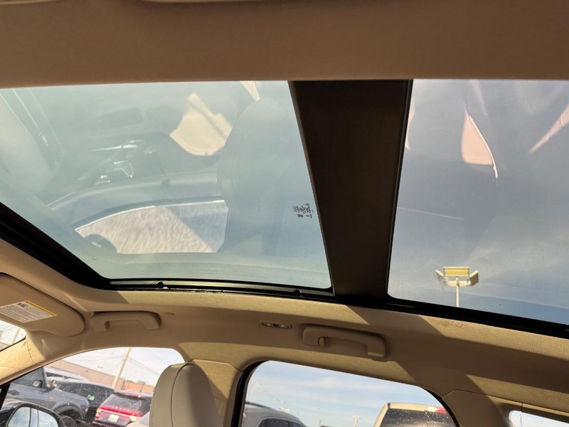 Lincoln Corsair Vehicle Full-screen Gallery Image 13