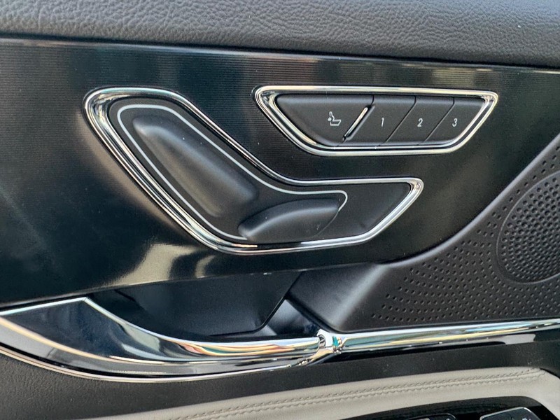 Lincoln Corsair Vehicle Full-screen Gallery Image 20