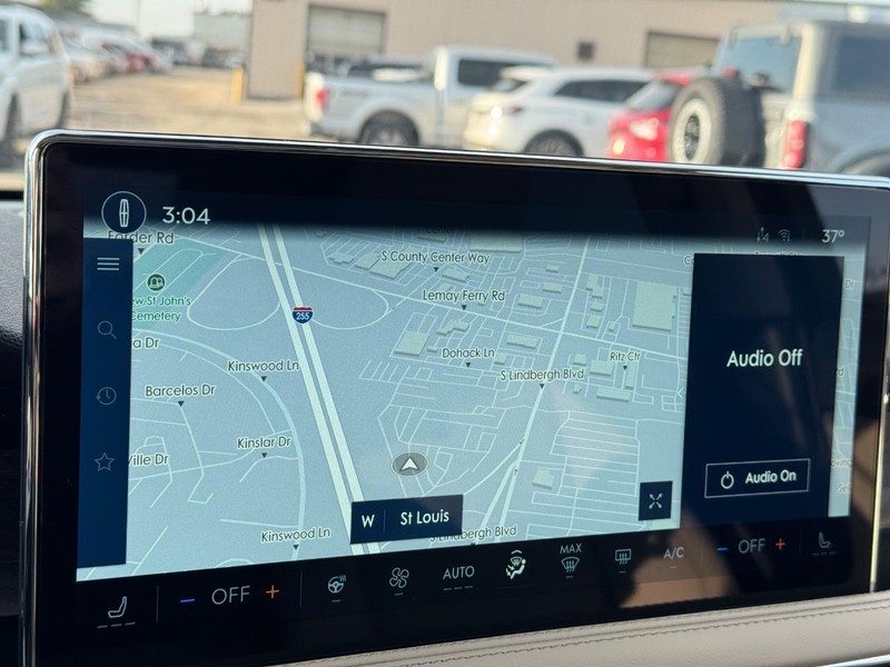 Lincoln Corsair Vehicle Full-screen Gallery Image 24